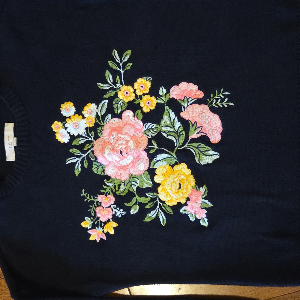 Loft Floral Sweater - Picture 2 of 5